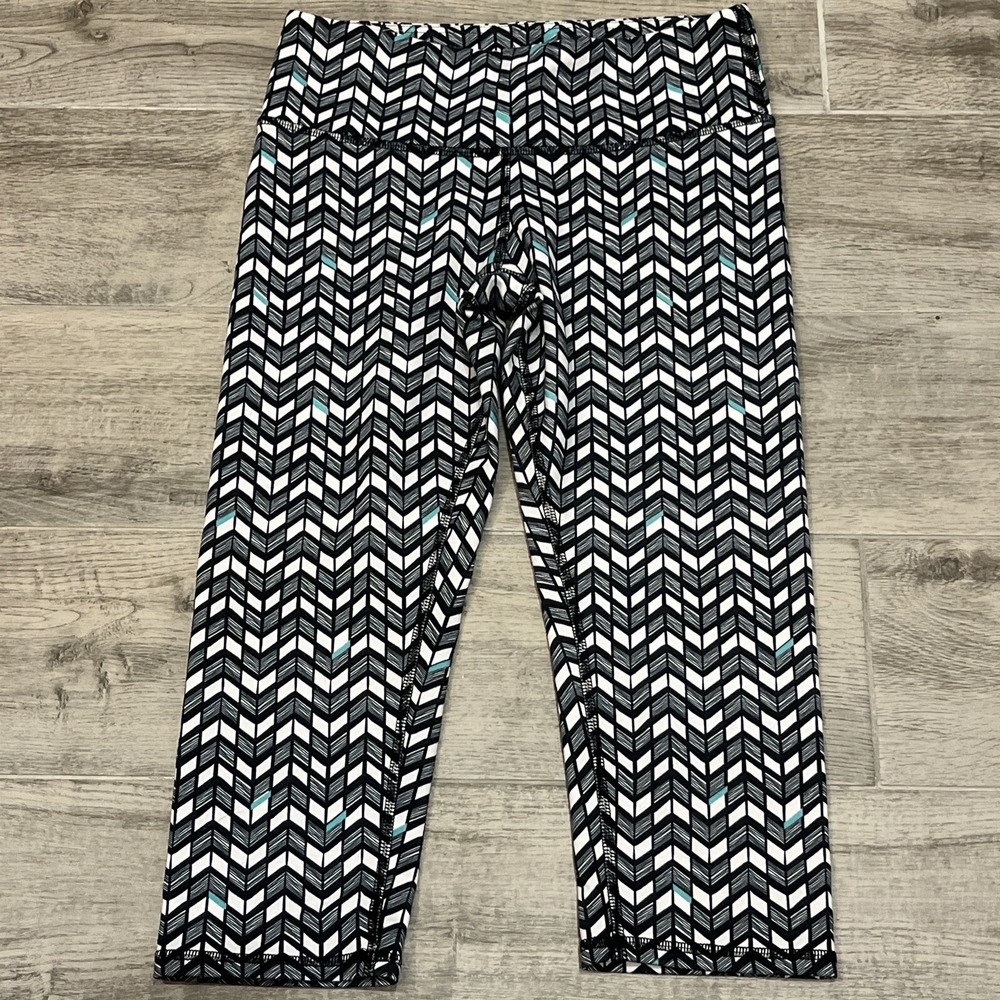 Alo Yoga Spark Airbrush Arrow Capri Leggings Women's Size XS Gym Workout